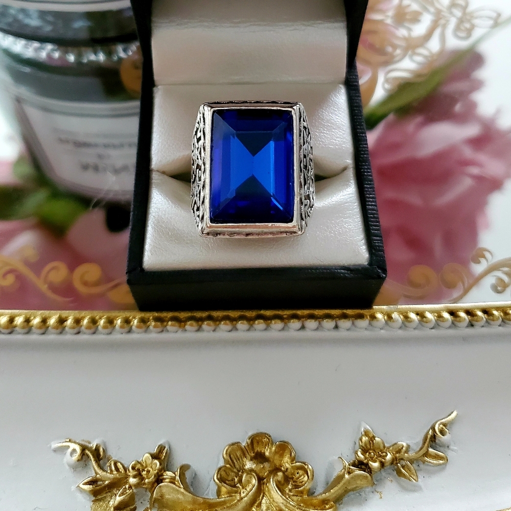 Gorgeous crystal blue sapphire glass stone ring